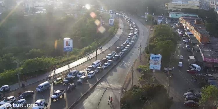 Acessos à Ponte de Amizade ficaram congestionados nesta manhã