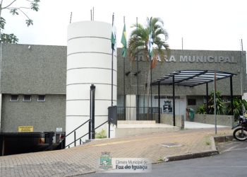 Vereadores votam reposição de 1,71% nos próprios salários, do prefeito, vice e secretários