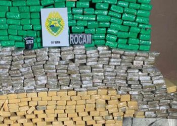 Rocam apreende 422 kg de maconha durante perseguição