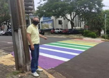 Deputado que pediu retirada de faixa colorida em Foz tem mandato cassado