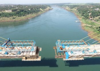Faltam pouco mais de 15 metros para a Ponte da Integração unir o Brasil ao Paraguai