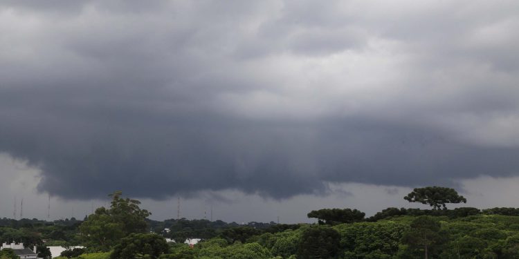 Temperaturas ficam mais amenas com o fim do “veranico”