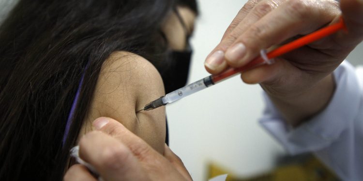 Unidades municipais de saúde farão mutirão de vacinação no Paraná neste sábado