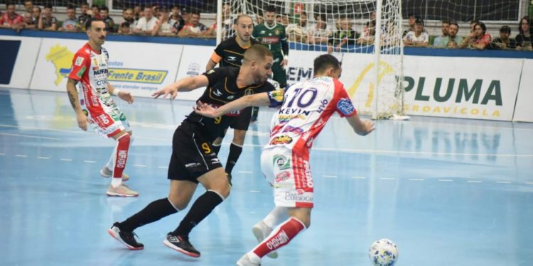 Cascavel vence o Sorocaba e se aproxima da liderança da Liga Nacional de Futsal