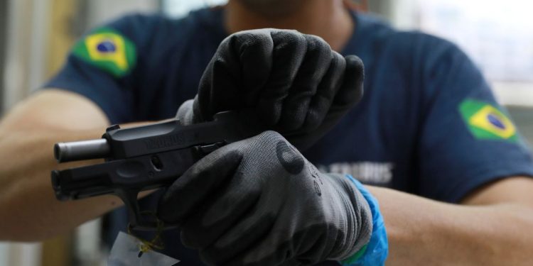 Governo federal promulga pacto sobre comércio internacional de armas