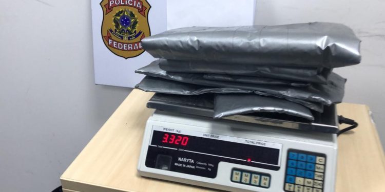 Paraguaia é presa com 3,320kg de cocaína no Aeroporto de Foz do Iguaçu