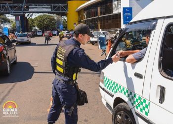 Cidade do Leste reforça fiscalização a táxis e mototáxis irregulares