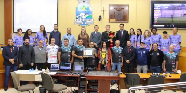 Foz do Iguaçu FC recebe moção de aplausos na Câmara Municipal de Vereadores