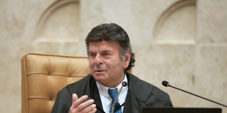 Notícias falsas causam danos irreparáveis, diz presidente do STF