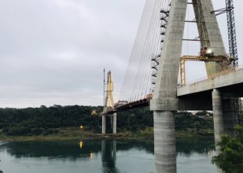 Marinha isola navegação pelo Rio Paraná próximo a Ponte da Integração