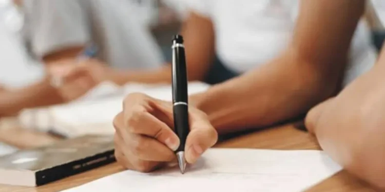 Prefeitura de Colombo abre inscrições para concurso público