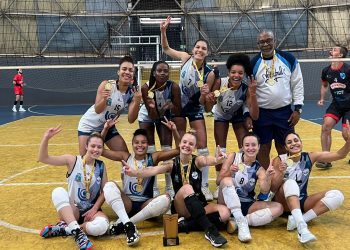 Equipe de vôlei busca arrecadar recursos para participar do Jogos Universitários Brasileiros