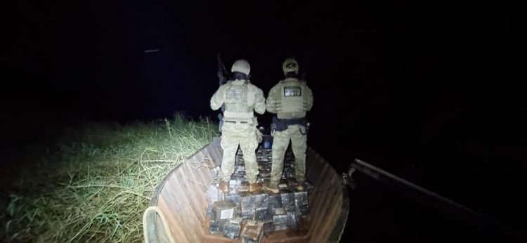 PF e COPE apreendem 1 tonelada de maconha no Lago de Itaipu