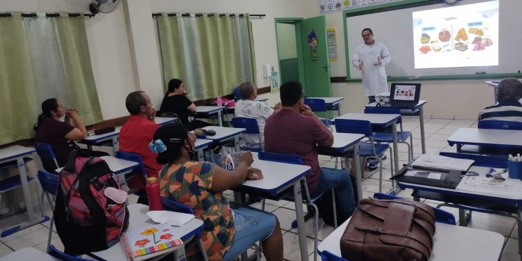 Matrículas para EJA estão abertas o ano todo