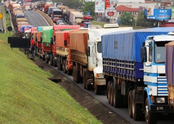 porto seco; caminhoes