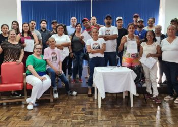 Moradores do Bubas participam de sorteio de novos lotes