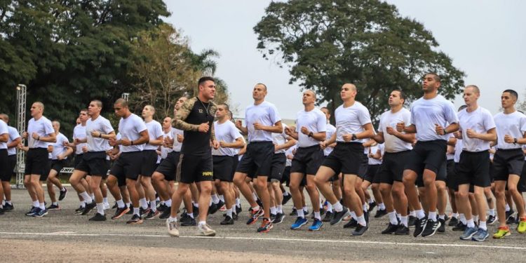 2,6 mil aprovados em concurso da PM passam pelo Curso de Formação de Praças em 24 cidades do Paraná