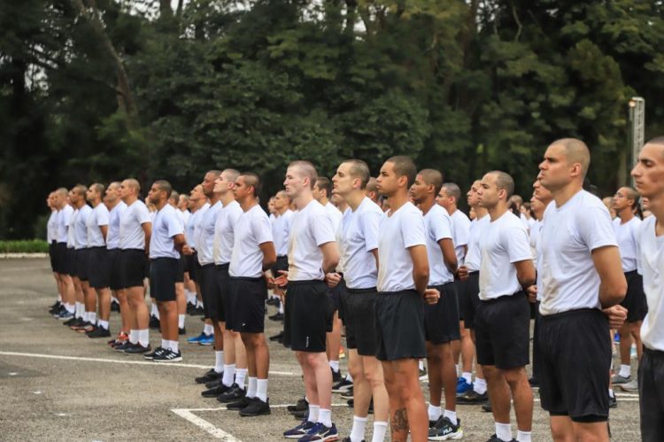 2,6 mil aprovados em concurso da PM passam pelo Curso de Formação de Praças em 24 cidades do Paraná