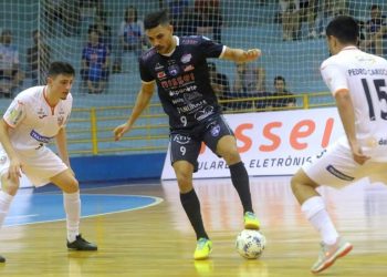 Foz Cataratas anuncia o desligamento do pivô Juninho