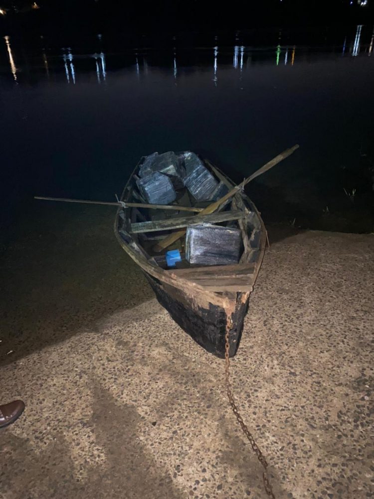 Embarcação carregada de maconha é apreendida pela PF e BPFRON