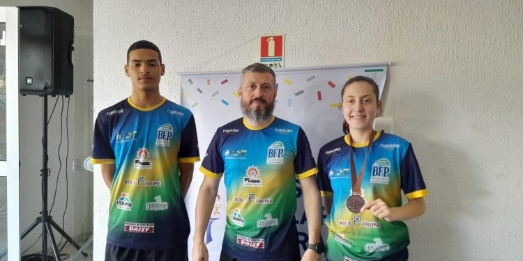 Badminton de Foz finaliza participação na fase final dos Jogos Escolares do Paraná