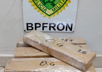 BPFron apreende 5,7 kg de droga em ônibus interestadual em Foz do Iguaçu