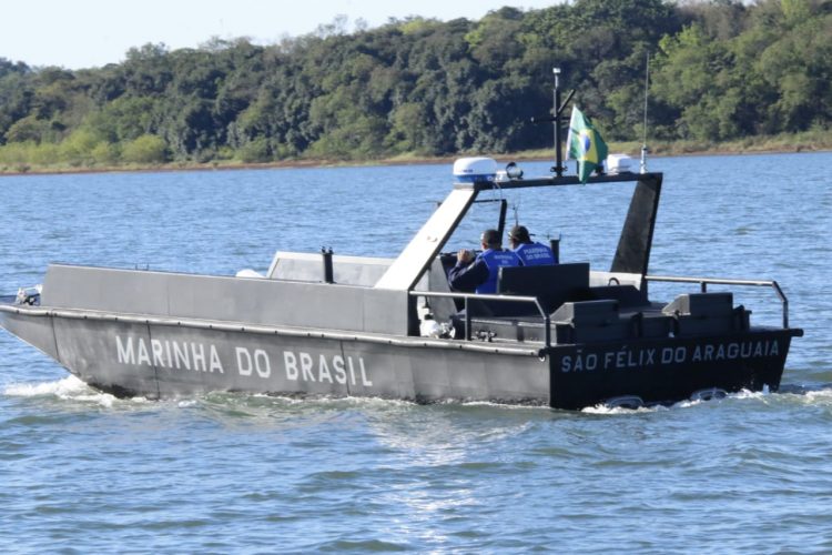 Marinha em Foz recebe lancha super moderna para inspeção no Rio Paraná