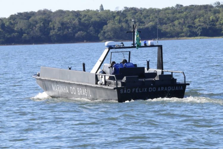 Marinha em Foz recebe lancha super moderna para inspeção no Rio Paraná