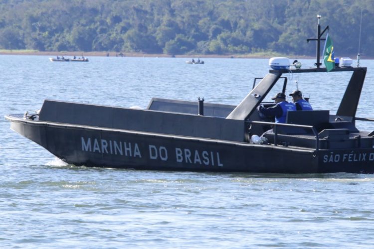 Marinha em Foz recebe lancha super moderna para inspeção no Rio Paraná