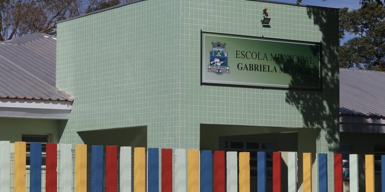 Aulas em período integral começam segunda-feira (15) na Escola Gabriela Mistral