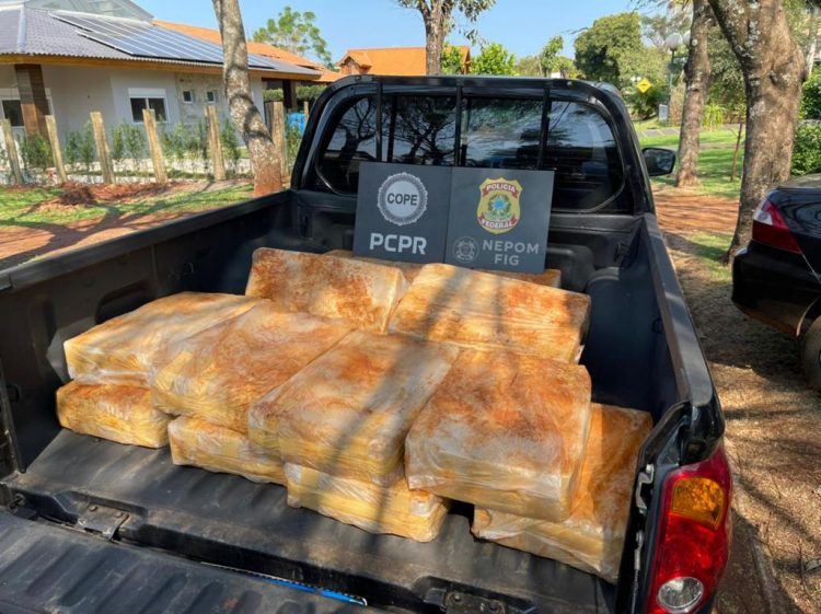 Embarcação transportando maconha é apreendida pela PF e COPE