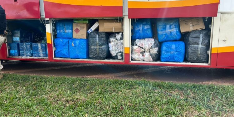 Receita Federal apreende três ônibus com mercadorias irregulares em Medianeira