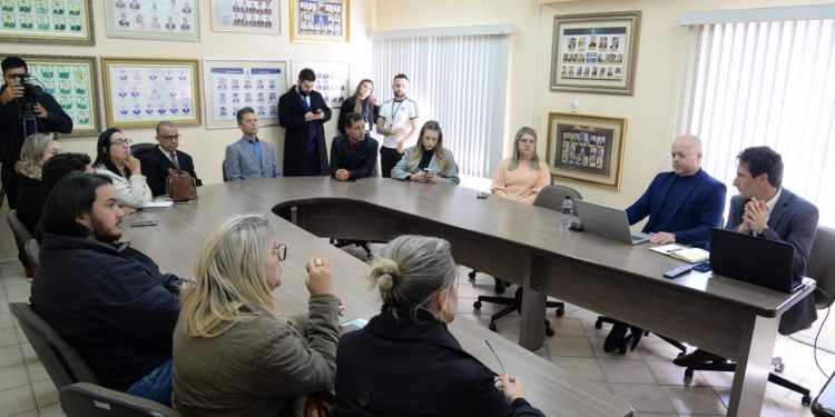 Legislativo realiza reunião para estudar a implantação da Telemedicina em Foz