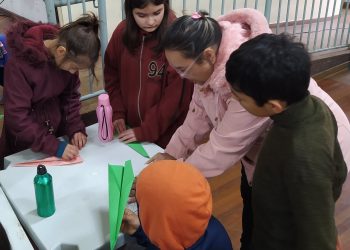 Estudantes visitam Espaço de Memória do primeiro aeroporto de Foz