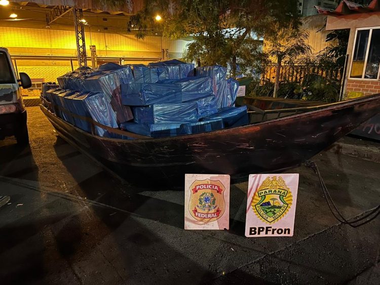 Caixas de cigarros contrabandeadas são apreendidas no Lago de Itaipu