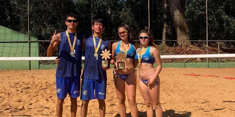 Vôlei de Praia de Foz consegue dobradinha no pódio na macrorregional dos Jogos da Juventude