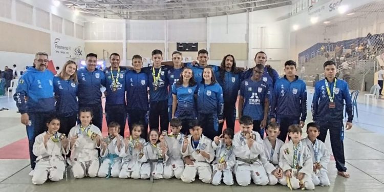 Judô iguaçuense conquista medalhas no Paranaense da modalidade disputado em Londrina