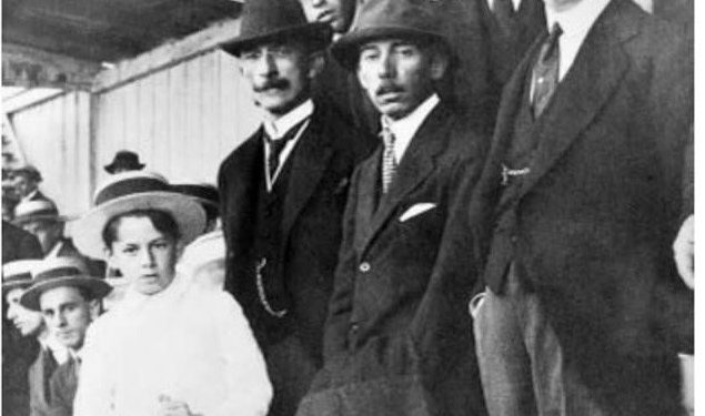 História de Santos Dumont com as Cataratas vence concurso na cidade natal do inventor do avião