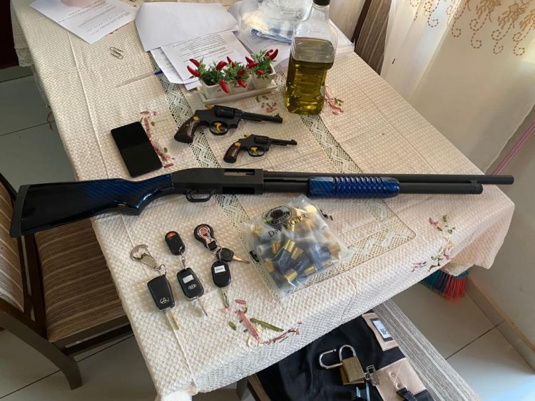 PF cumpre mandados contra o tráfico de drogas em Foz do Iguaçu e região