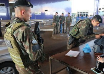 Paraguaios reclamam de demora na fiscalização pela Operação Ágata na Ponte da Amizade