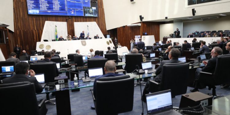Assembleia Legislativa do Paraná aprova criação da Bancada Feminina