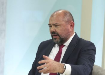 Caminhoneiros começam a receber benefício emergencial nesta terça