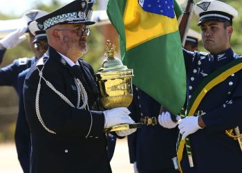 Emprestado para festejo, coração de D. Pedro I chega ao Brasil