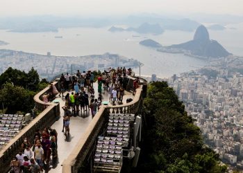 Rio de Janeiro cria dia para celebrar fim das restrições contra covid