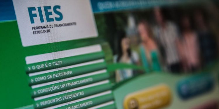 Inscrições para o Fies do segundo semestre terminam hoje