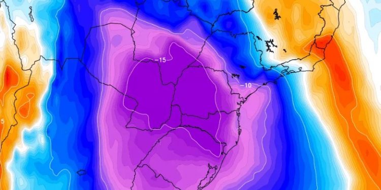 Forte frente fria e intensa massa de ar polar vão atingir o Brasil