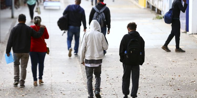 Frente fria deve derrubar termômetros no Sul