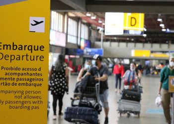 Anvisa aprova fim da obrigatoriedade de máscaras em aviões