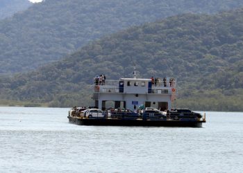 Ferry boat de Guaratuba fica parcialmente interditado para obras