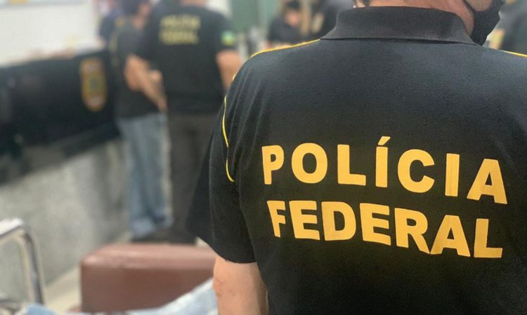 PF cumpre mandados contra o tráfico de drogas em Foz do Iguaçu e região